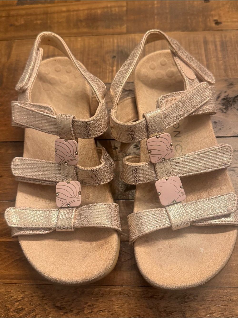 VIONIC Amber Adjustable Sandal Gold Cork - Picture 2 of 8